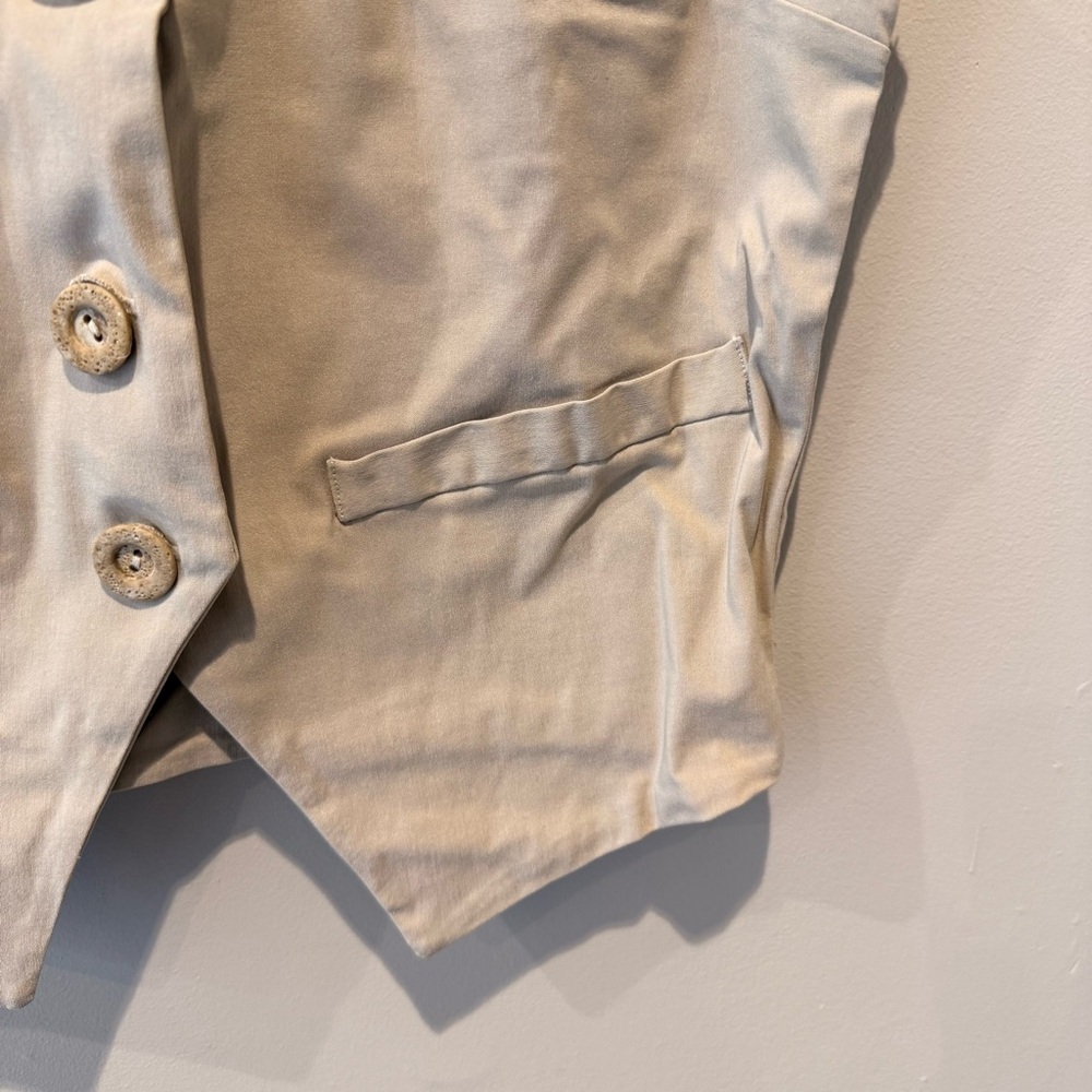 PrettyLittleThing Tan Button Down Vest - Picture 3 of 7